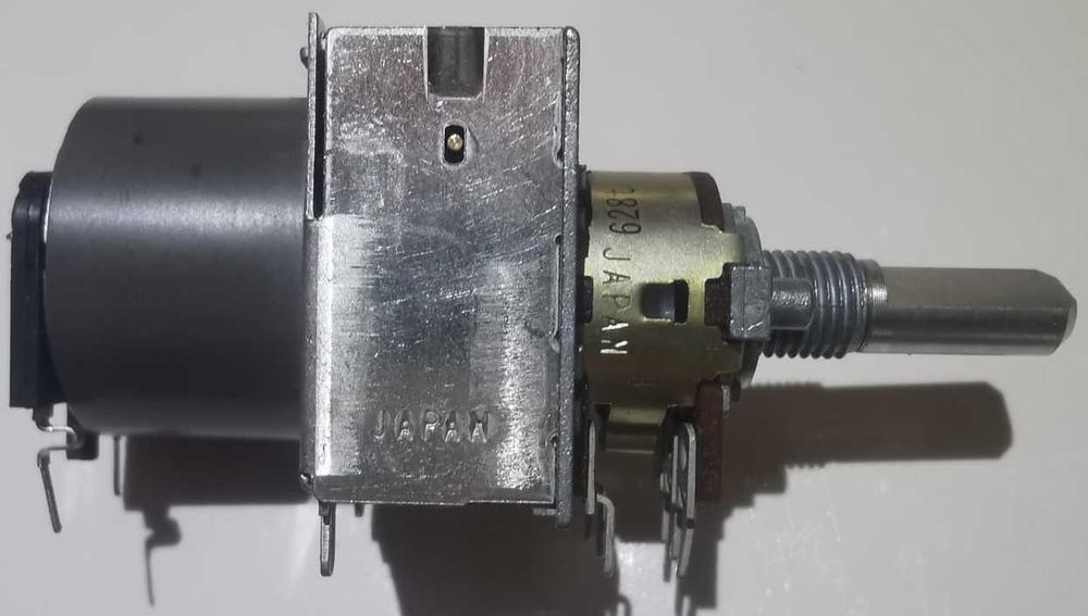 Potencjometr 100KAx2 ALPS z silnikiem