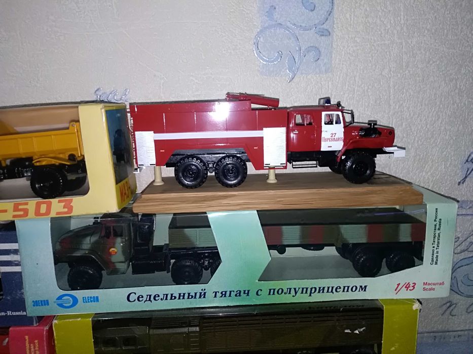 Коллекционные модели грузовые.1/43
