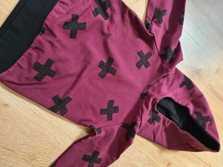 Bluza z kapturem krzyzyki bordo handmade