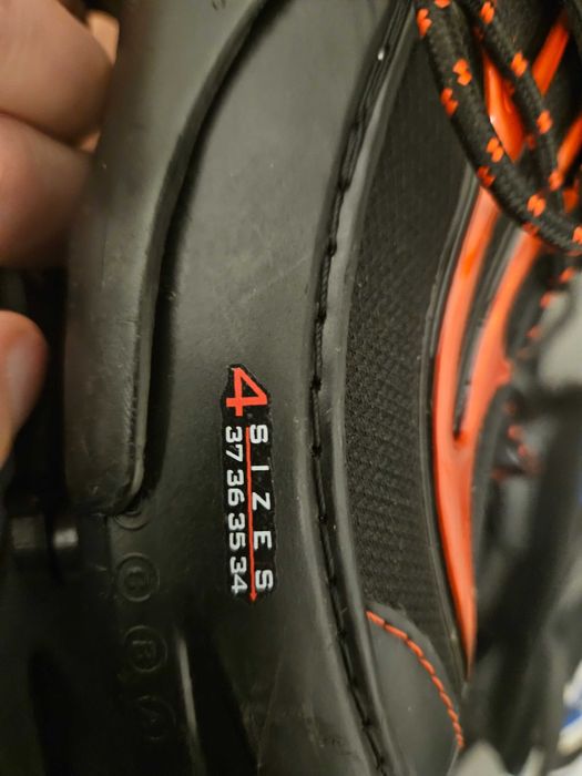 Łyżwy hokejki rozm. 34-37