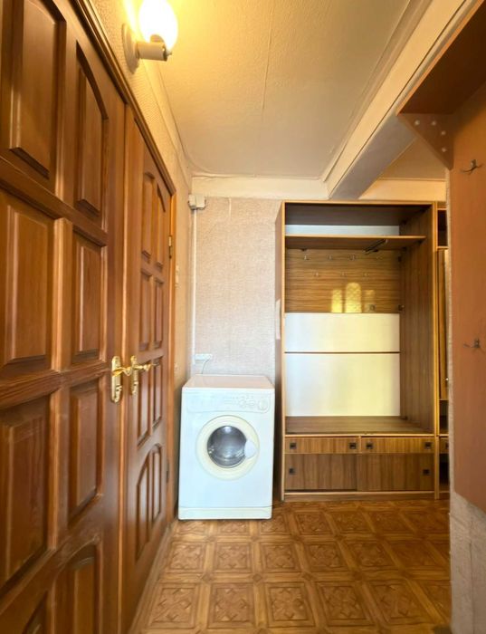 ПРОДАЖ 2 КІМНАТНОЇ КВАРТИРИ |Оболонський проспект 10,м.Оболонь 1хв пішки