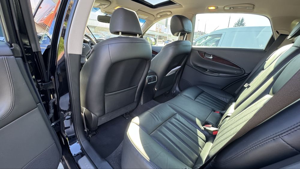Продам Infinity QX50