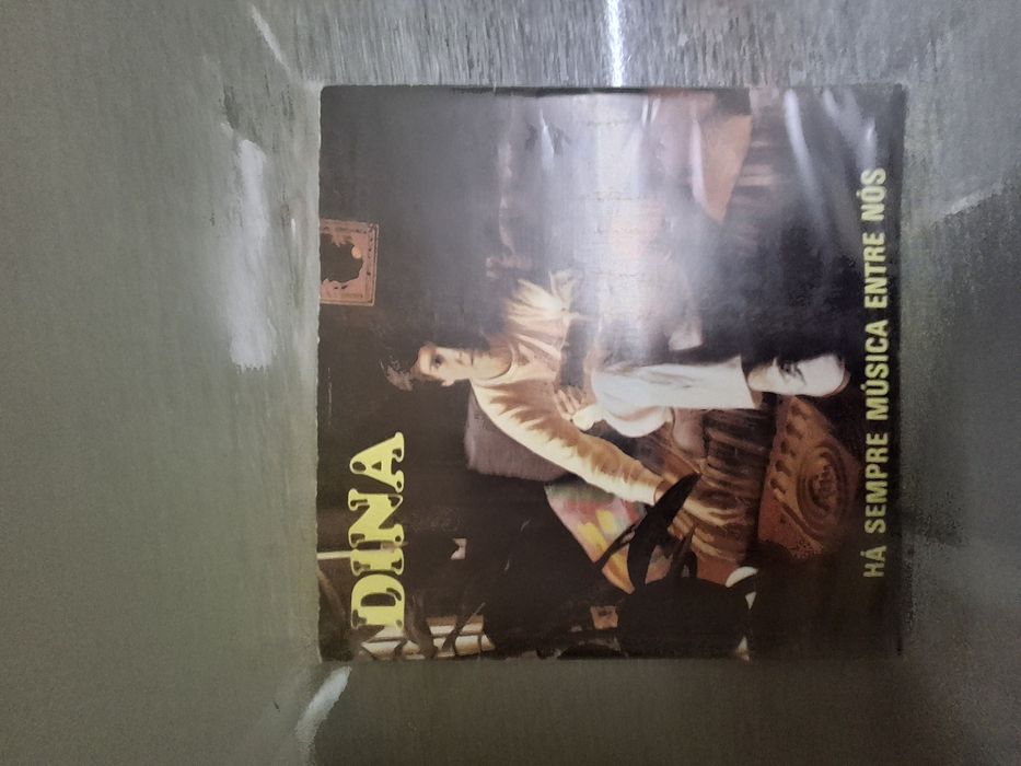 Disco single dina novo há sempre musica entre nós