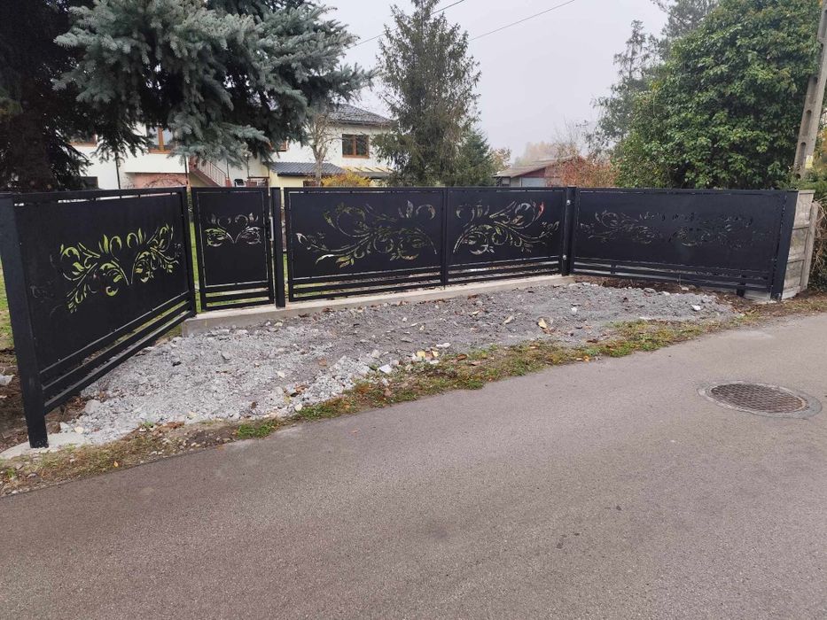 Brama, brama dwuskrzydlowa, brama przesuwna, ogrodzenie, balkon, plot