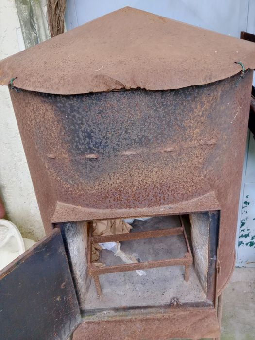 Forno a lenha com rodas