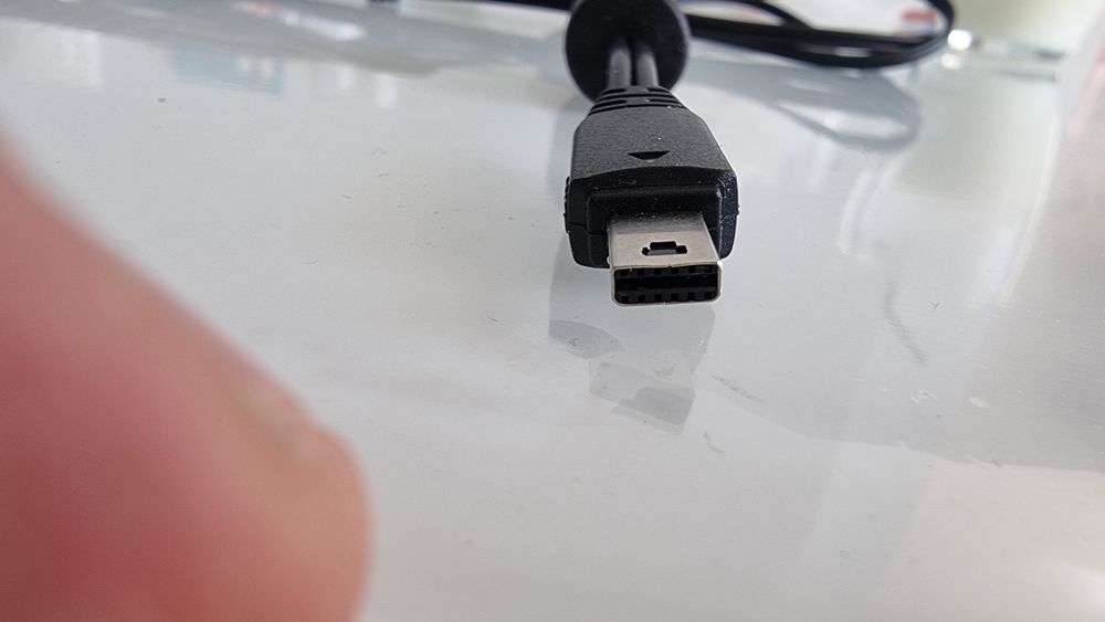 AV кабель UC-E17 для цифрових фотоапаратів