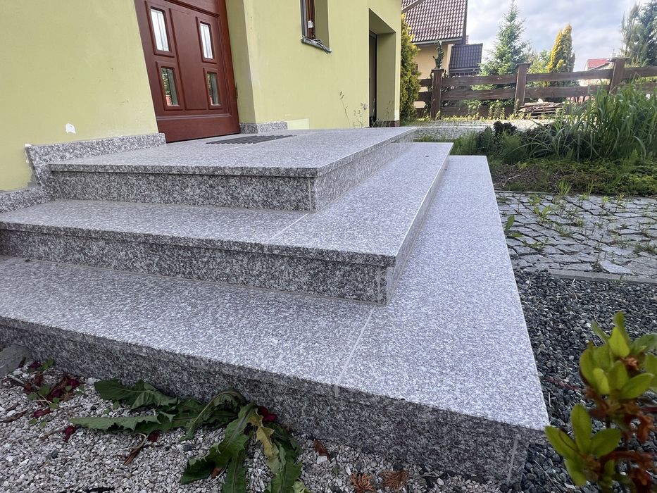 Parapety blaty schody z granitu