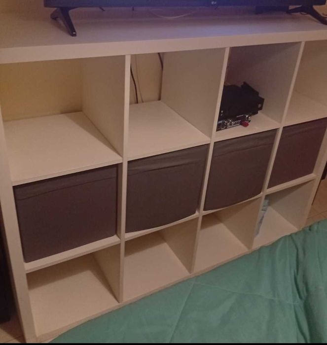 Móvel de cubos branco