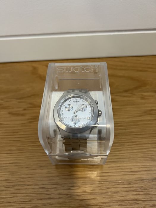 Relógio Swatch FULL-BLOODED SILVER – elegante, pouco usado