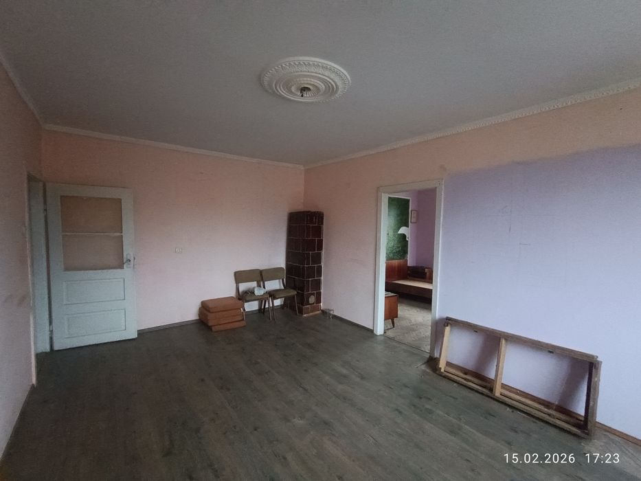 Продам ВЕЛИКУ двушку 52,1м СМТ