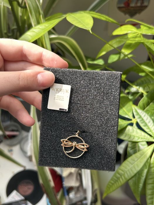 złoty wisiorek w.kruk