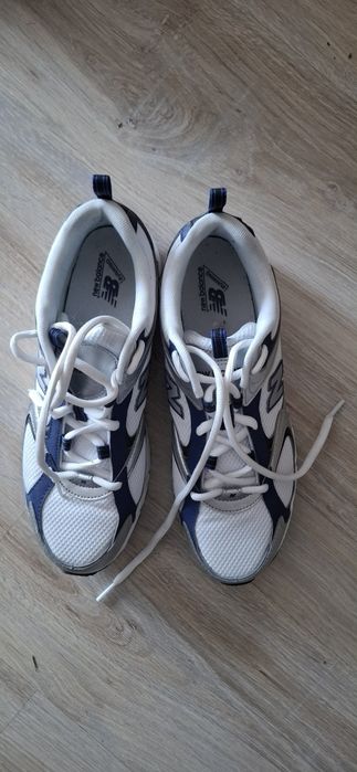 Buty sportowe New Balance na sprzedaż