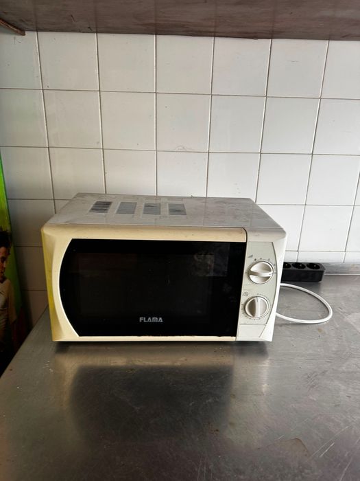 Microondas Flama479414640716687360
