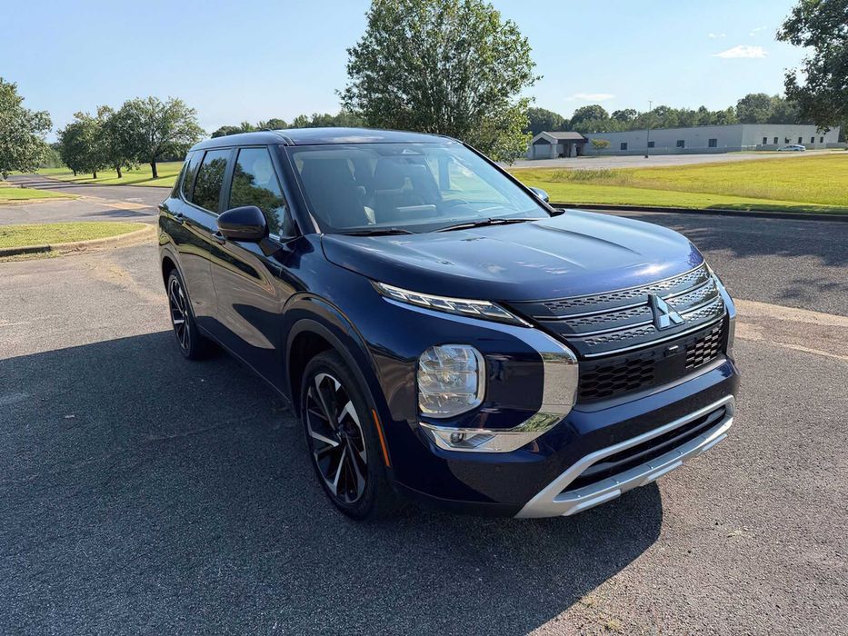 Mitsubishi Outlander      2022