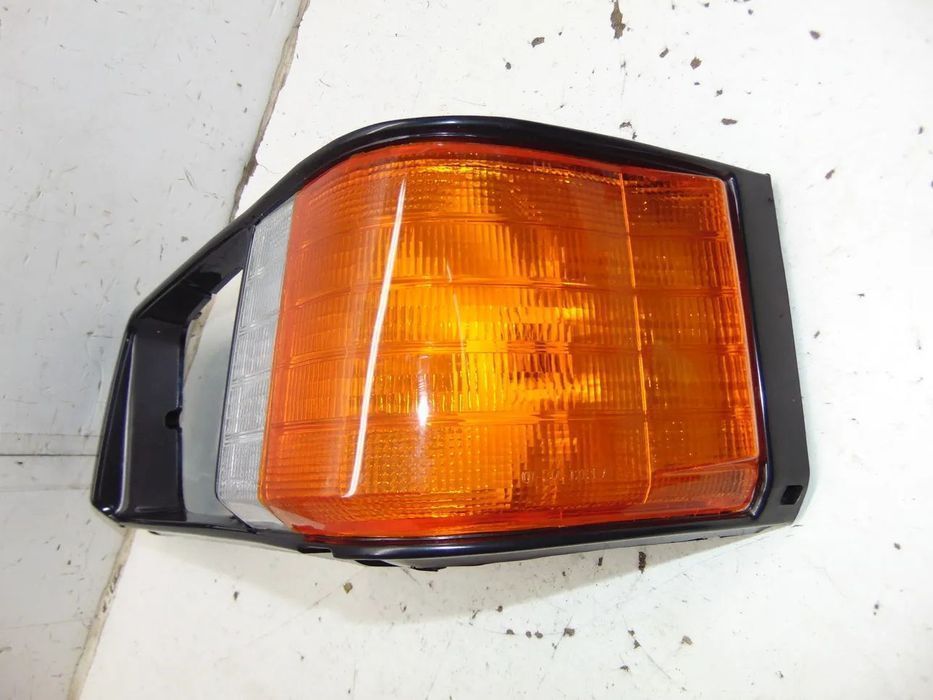 Mitsubishi L300 Aro farol " usado em bom estado