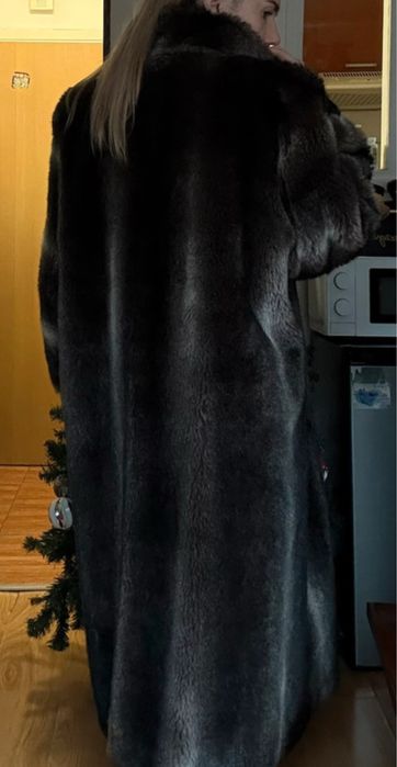 Długie brązowe futro C&A