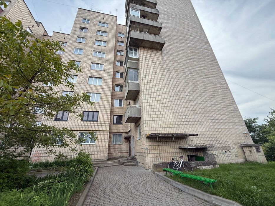 Продається 4-кім.кв., житловий стан, центр міста, ліфт