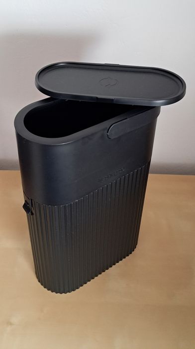 Porta-cápsulas usadas / depósito de reciclagem de cápsulas Nespresso.