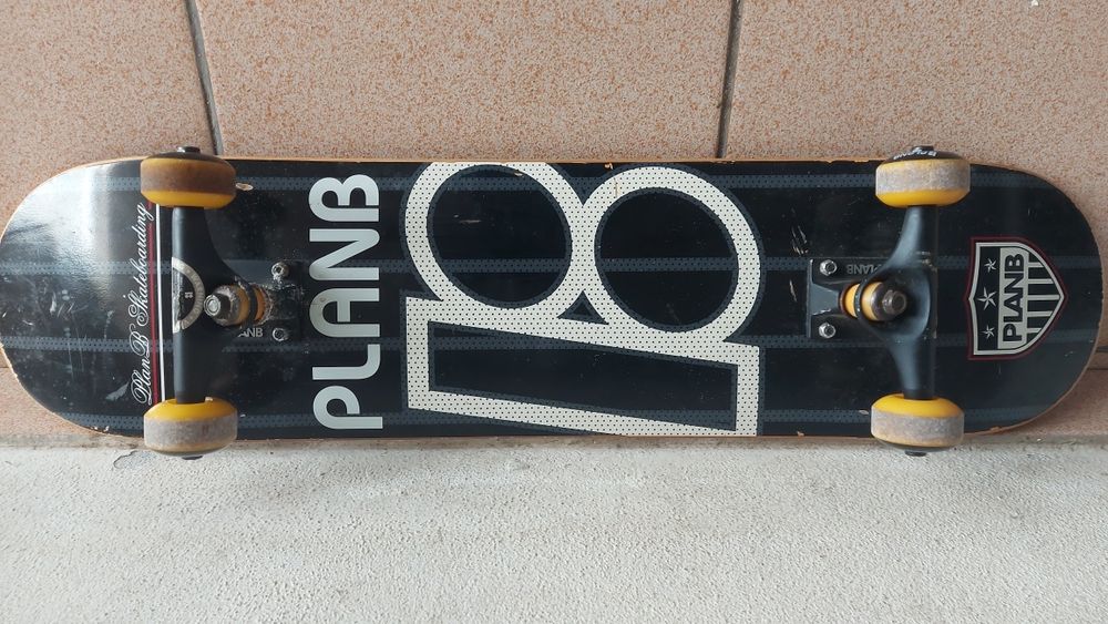 Skate nivel intermédio em ótimo estado