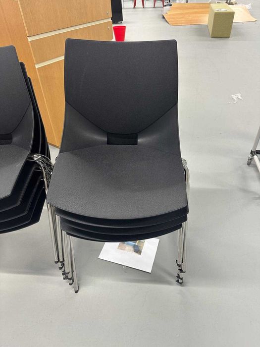 Cadeira branca ou preta