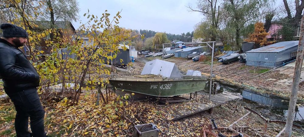 Лодочный причал 1 Човен і місце під човен
