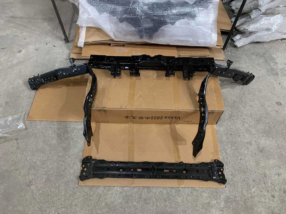 Toyota Venza Крыло заднее левое 2021-2024 61602-48110