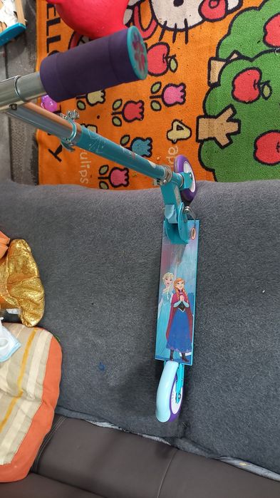 Trotineta de menina como nova