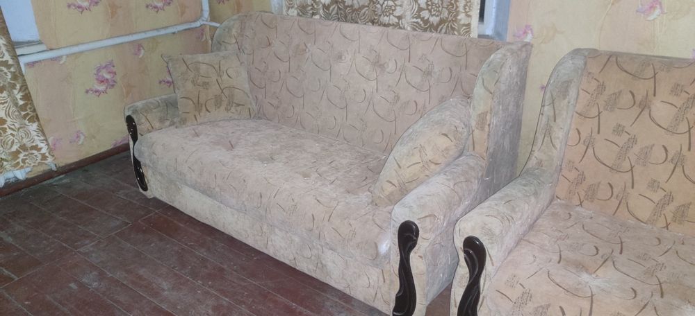 Продам красивый диван и кресло