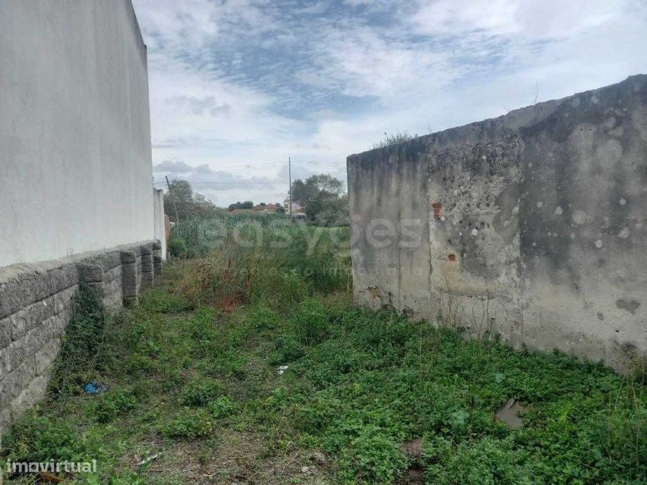 Terreno Misto - Marinha Grande - com Capacidade Construtiva