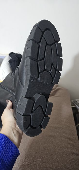 Шкіряні жіночі ботинки, чоботи (берци)