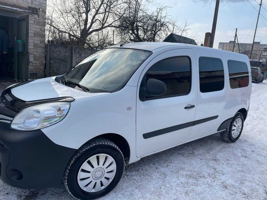 Автомобіль renault