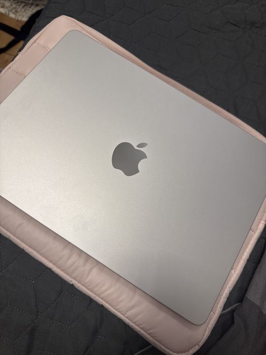 MacBook Air M3 na gwarancji STAN NOWY