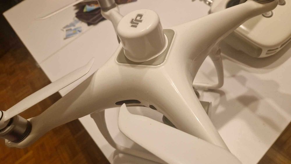 Dron DJI Phantom 4 PRO RTK + 3 baterie