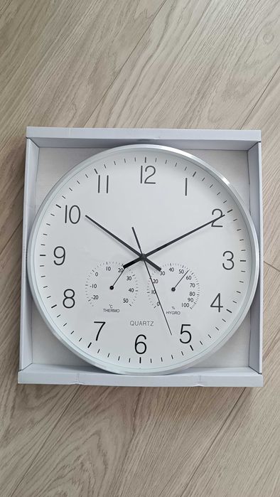 Zegar ścienny z termometrem i higrometrem