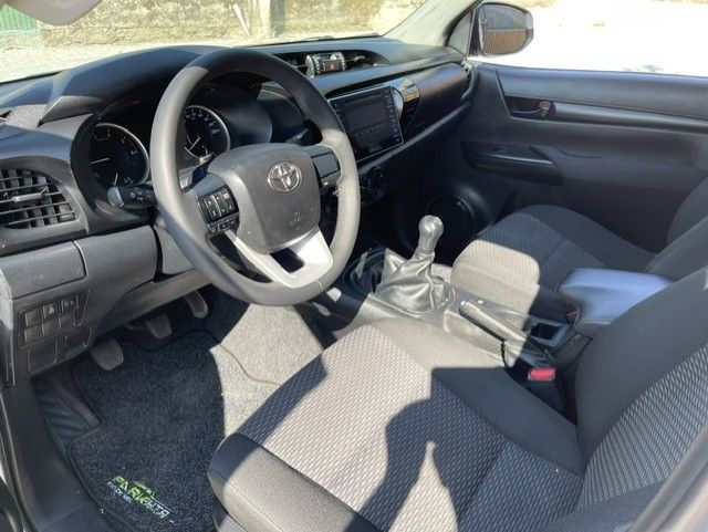 Toyota Hilux 2.4 D-4D 4WD CD CH