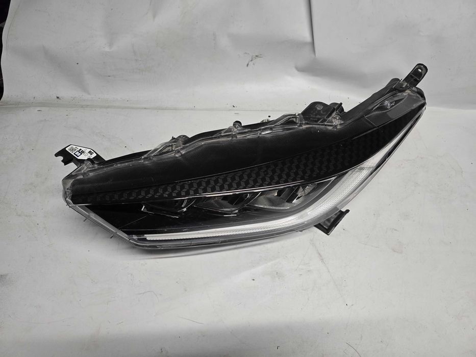 lampa przód Toyota Yaris 4 IV full led