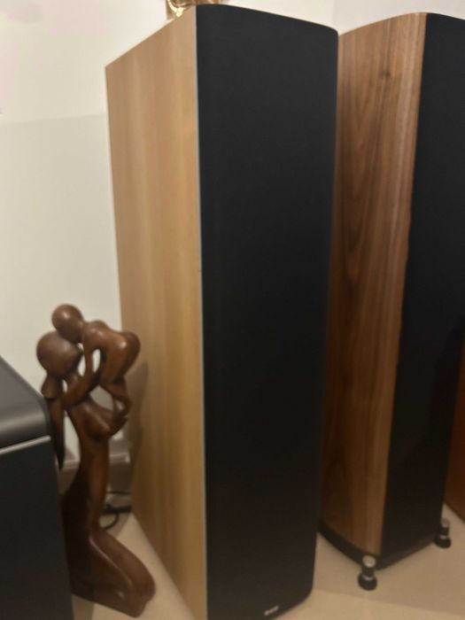 Colunas B&W modelo DM 604 S3