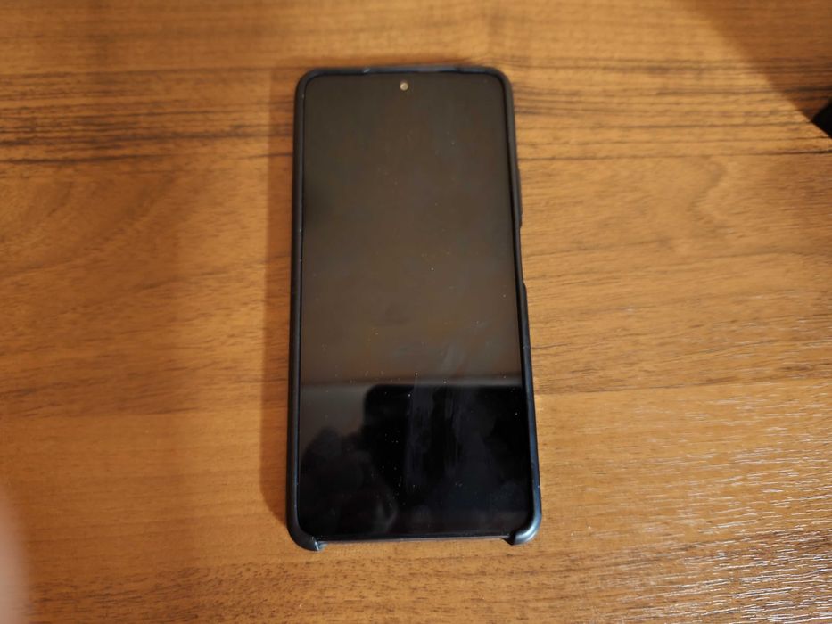 Телефон Poco f3 6/128