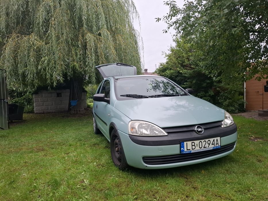 Opel Corsa.    C