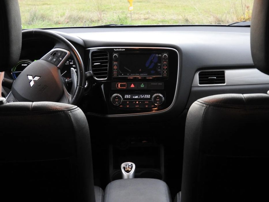 Mitsubishi  Outlender