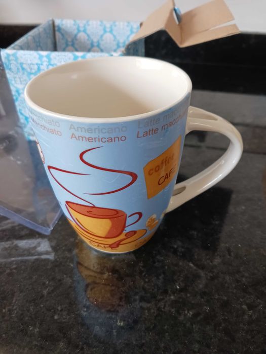Caneca nova com caixa . Chá ou café