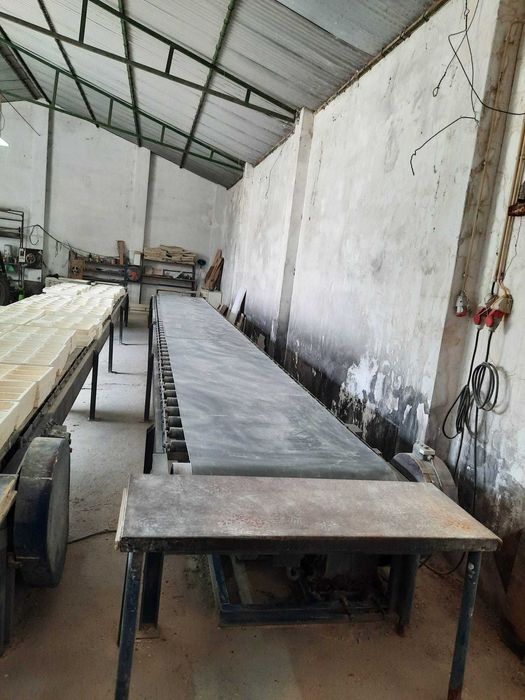 Equipamento para produção de pavés e dalles (lajes)