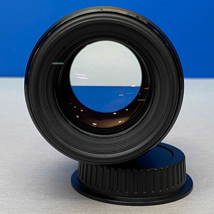 Canon EF 85mm f/1.8 USM