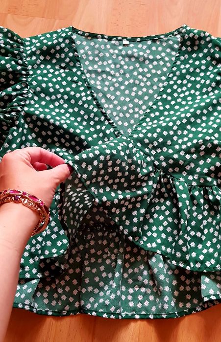 Kwiecisty topik z falbankami