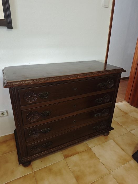 Cómoda mobília antiga 4 gavetas