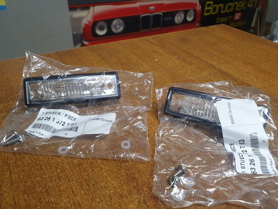 BMW E30 Lampka Podświetlenia Tablicy Rejestracyjnej Hella Nowa Orygina