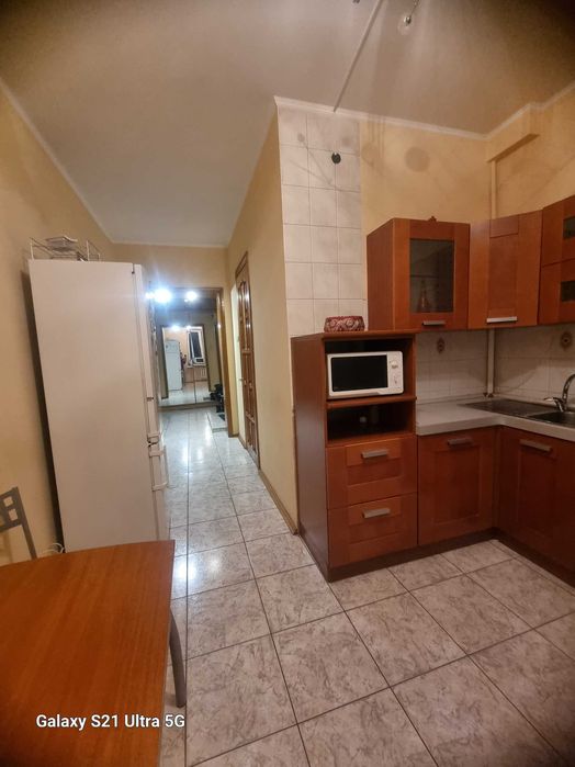 Продам 3 кв вул. Свободи ( Іванова) 12/16, до метро -4 хвилини
