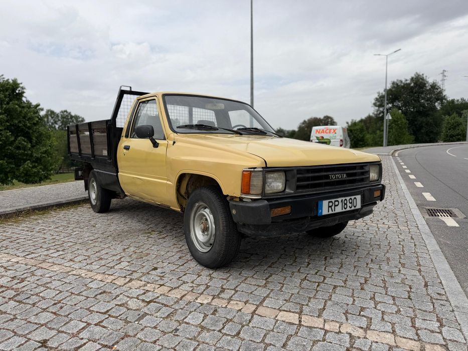 Toyota Hilux 2.4D LN56