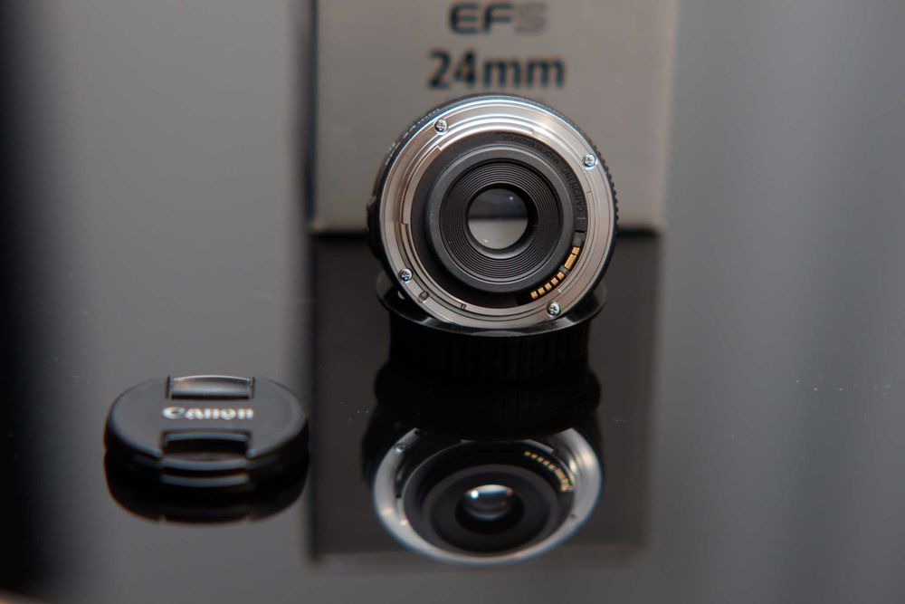 Canon EF-S 24mm 1:2.8 STM.