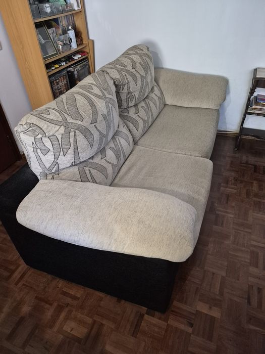 Sofá cama de dois lugares em tecido